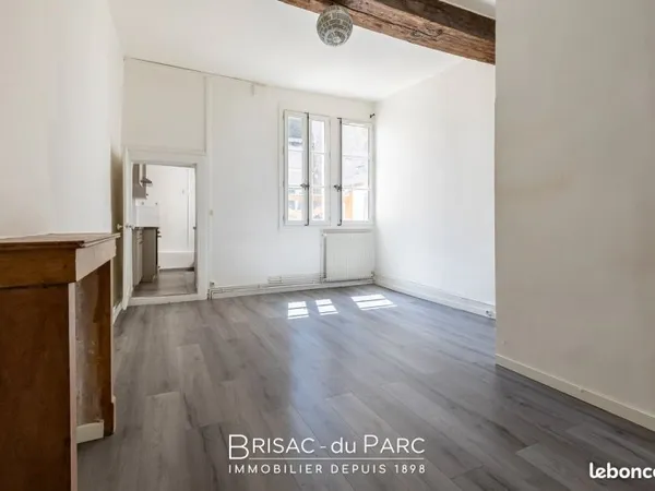 DIJON CENTRE - Appartement T2 Bis Atypique de 58 m² environ - Bon état