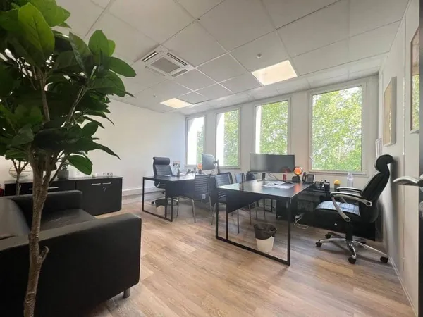 Bureaux 274 m²