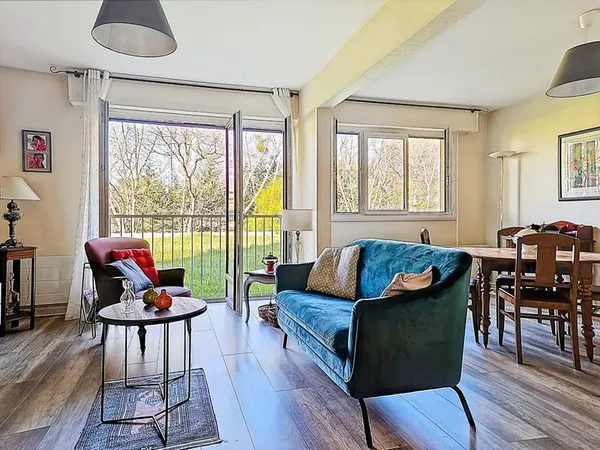 Appartement T3 sans travaux avec cave et place de stationnement