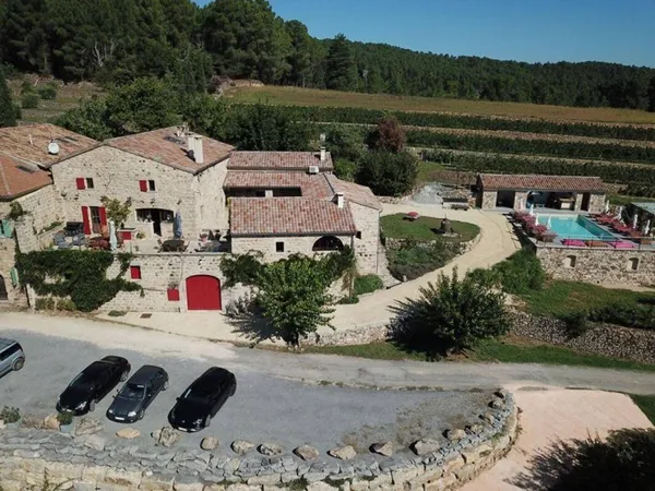 Maison 9 pièces 474 m²