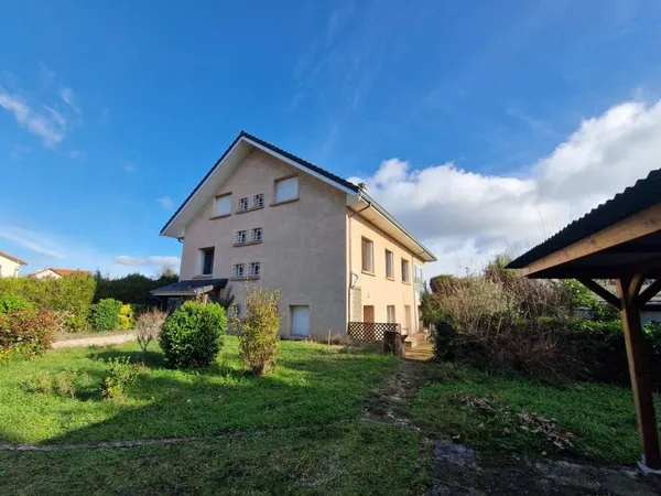 belle propriété spacieuse à fort potentiel, un terrain de 1434 m².