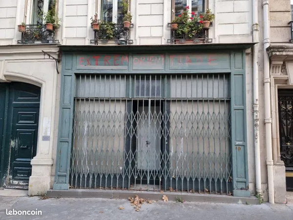 À louer (proximité métro Raspail), BOUTIQUE 24 m² + arrière-boutique 31 m² + s\sol 15 m² (Paris 7501