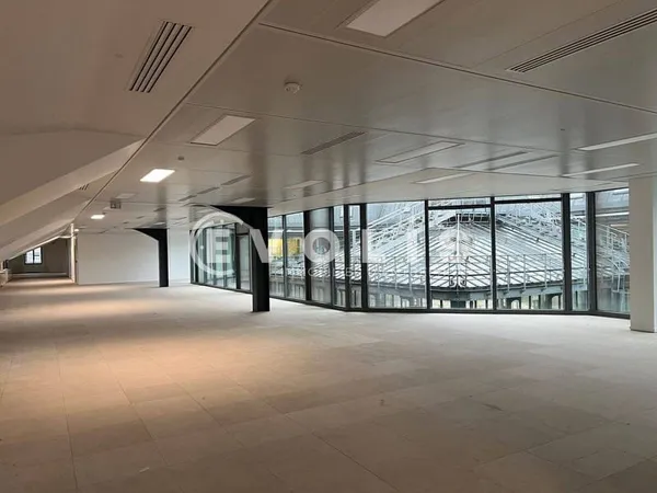 Bureaux 767 m²