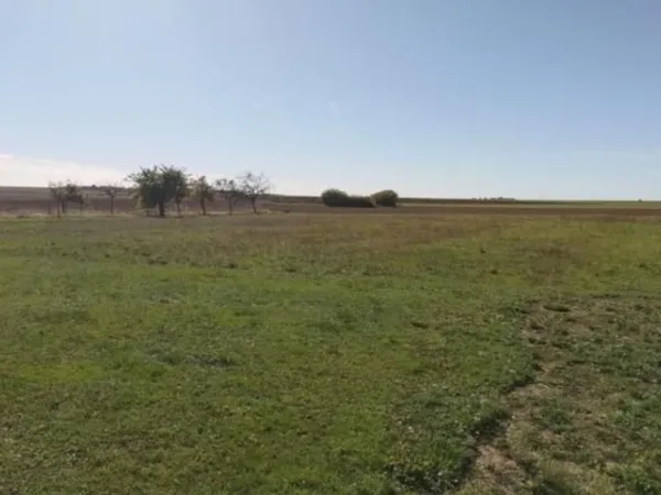 Terrain 906 m²