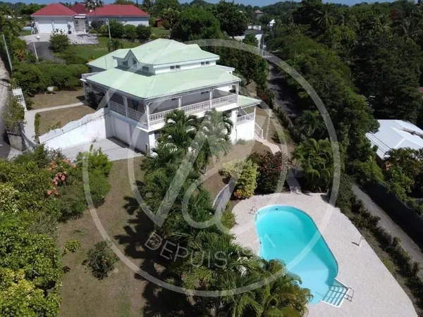 Villa 6 pièces 292 m²