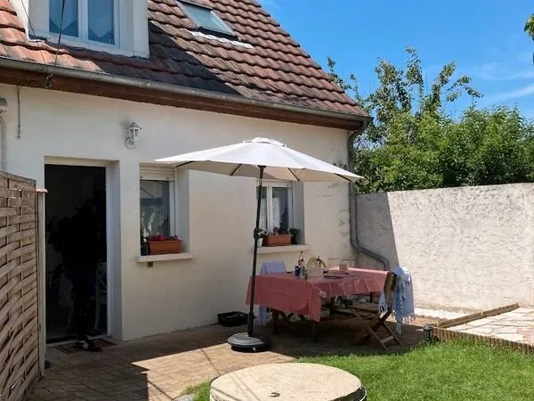 Maison divisé - Ensemble immobilier - F2, F4 et dépendance