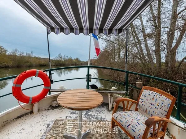 Péniche hollandaise rénovée : une expérience unique entre charme et confort