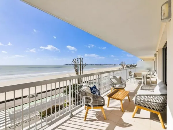 LA BAULE - GRANDS HÔTELS - Appartement face à la mer