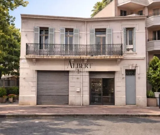 CANNES BANANE - IMMEUBLE