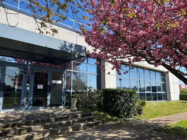 Bureaux 566 m²