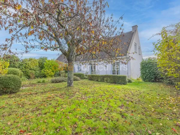 STE LUCE-- MAISON 7 PIECES--VIE DE PLAIN PIED--PROCHE BOURG--JARDIN--GRAND GARAGE