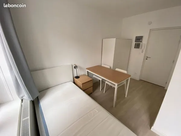 Studio 1 pièce 17 m²