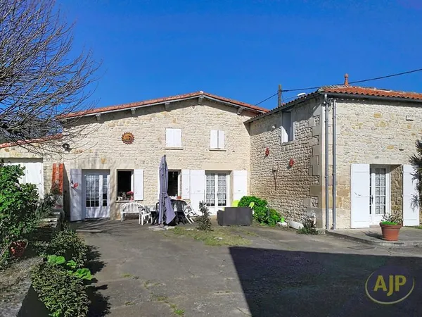 Maison Fleac Sur Seugne 9 pièce(s) 220 m2