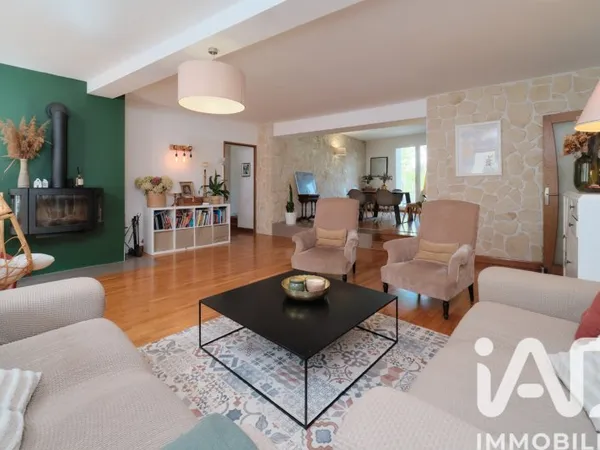 Maison 8 pièces 237 m²