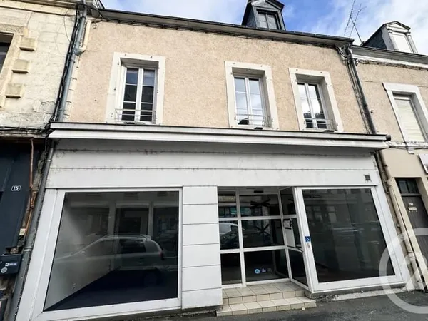 Bâtiment 211 m²