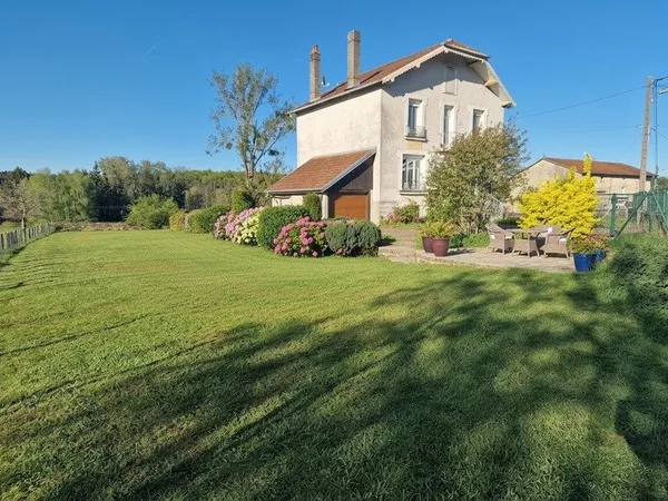 PROPRIÉTÉ à vendre 6 pièces BAINS LES BAINS (88) MAISON de Maître sur TERRAIN de 2239 m2