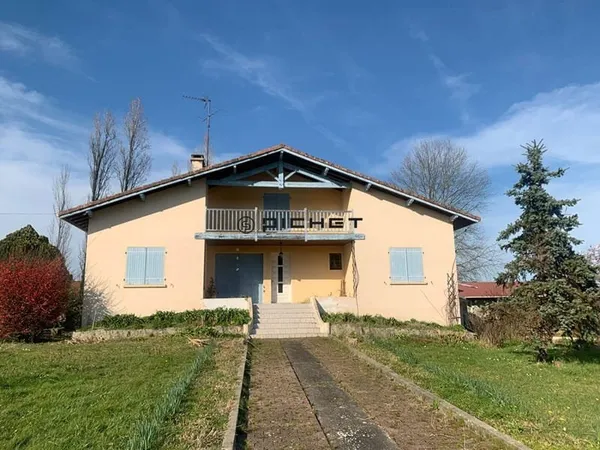 Maison 7 pièces 240 m²