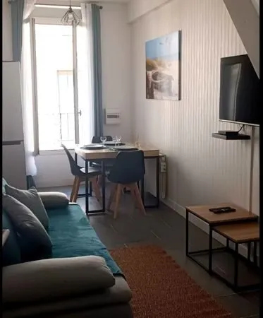 T2 meublé en duplex centre ville de Sète 27m2