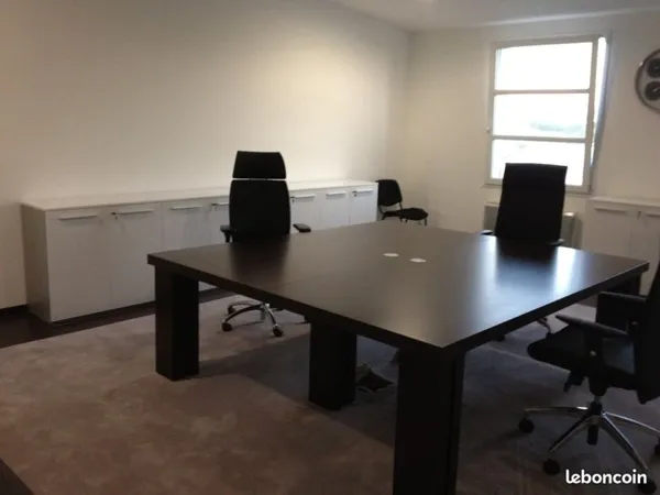 BUREAU 51m² face intermarché Salles sur mer