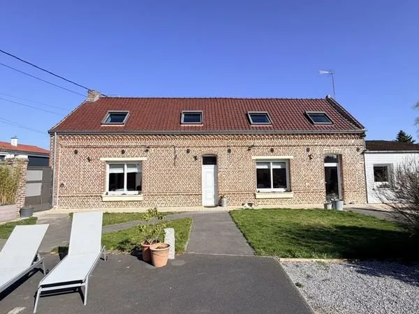 Longère 6 pièces 140 m²