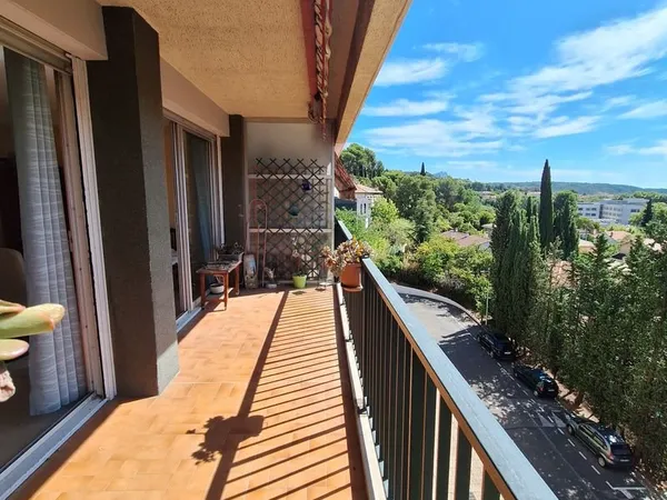Appt.T4 climatisé - terrasse et stationnement Parc Mozart -
