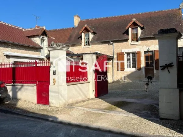 TRES BEL ENSEMBLE SUR BEAU JARDIN CLOS DEPENDANCES