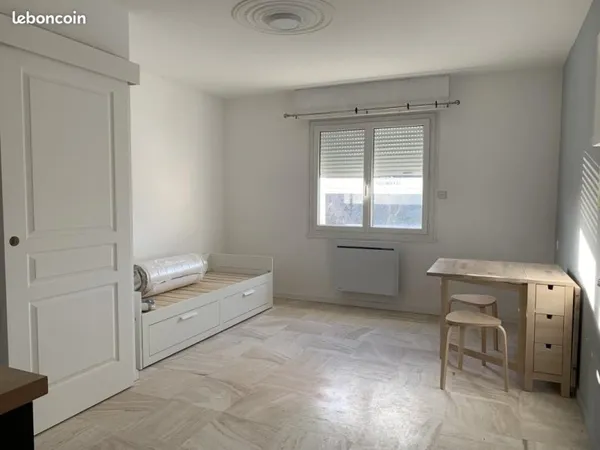 Studio 1 pièce 18 m²