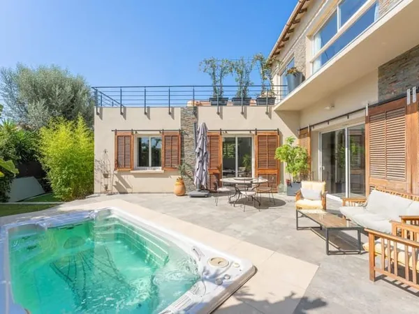 Villa -Sanary Sur Mer - Portissol -195 m2