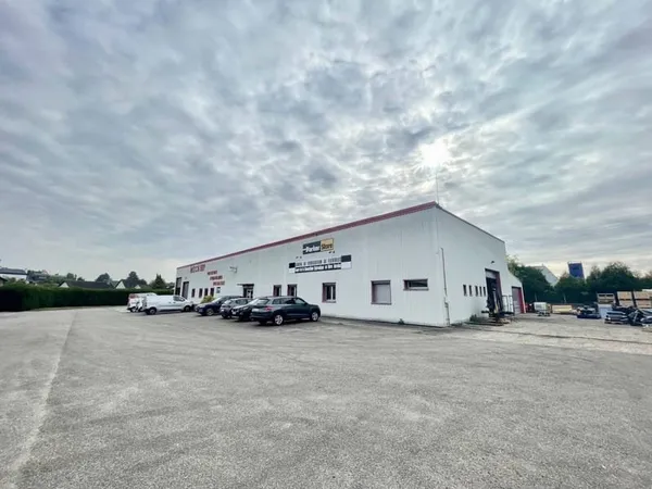 Local d'activité 1126 m²