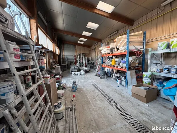 Local 123 m² AGNEAUX
