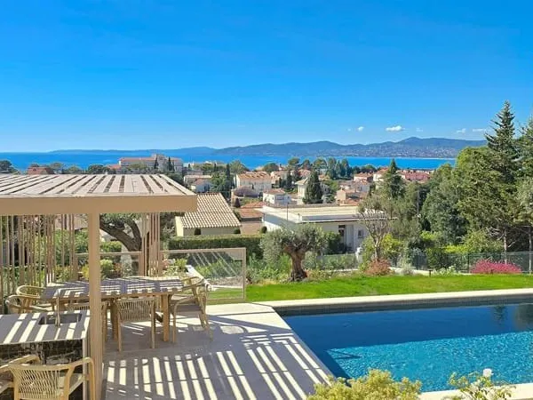 À vendre à Saint-Raphaël - Villa Belle Époque d'exception vue mer panoramique - proche plage et cent