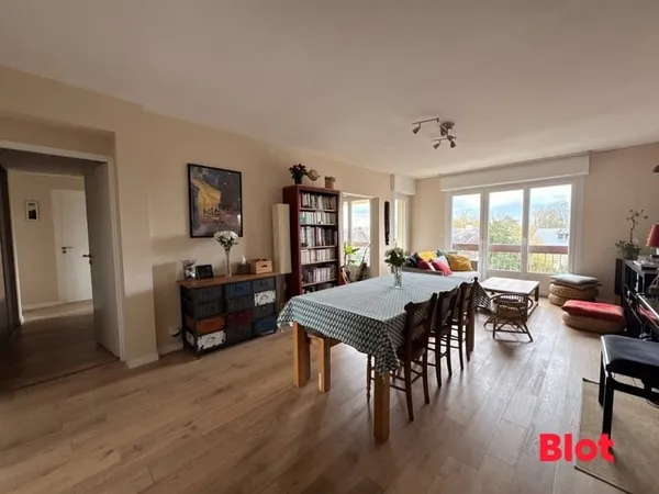 A VENDRE chez BLOT - EXCLUSIVITÉ - APPART T5 - 4 CHAMBRES - RENNES JEANNE D'ARC - MÉTRO JOLIOT-CURIE
