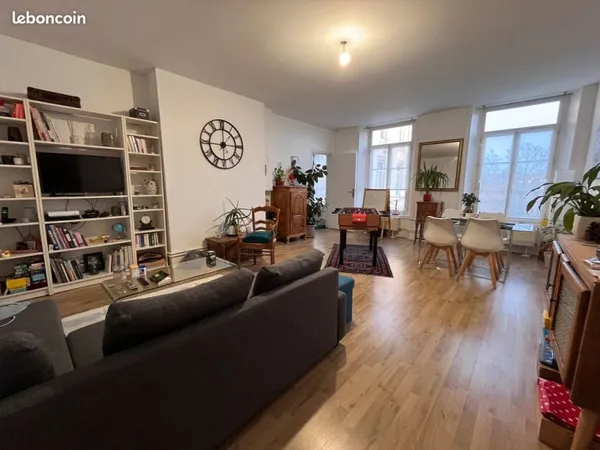 Appartement T4 - 100 m² - Centre-ville - Résidence privée