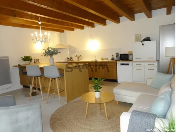 A VENDRE- MAISON DE VILLAGE AVEC SPACIEUX APPARTMENT P5 ET L