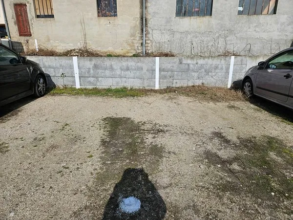 PLACE DE PARKING A LA VENTE SUR PONT DE BEAUVOISIN ISERE