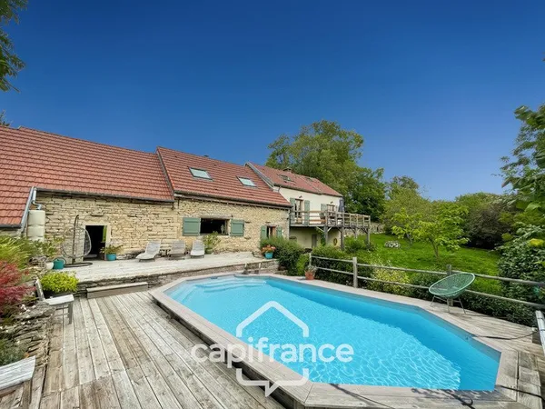 Maison Meublée et décorée - 160 m² habitables - jardin, piscine et dépendances - Mont-Saint-Jean (21