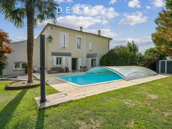 Maison 19 pièces 683 m²