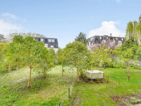 Studio - balcon - cave - parking. La Garenne-Colombes