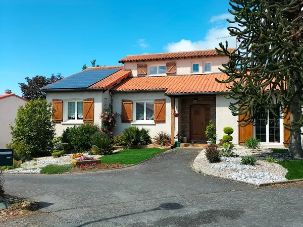 MAISON individuelle de 136m2 sur sous sol