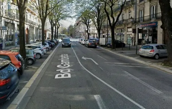 Local commercial 227 m²