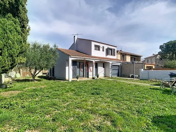 Maison 3 faces grande parcelle ( Ortaffa )
