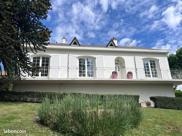 Maison avec grand jardin 10 pièces 164m2