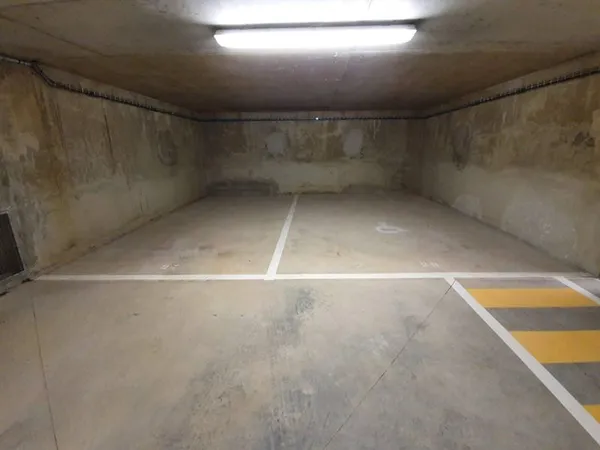 Parking 14 m²