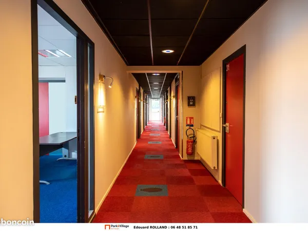 Bureau en location / Bureau à louer de 18 m² pour 233 euros / Site gardienné