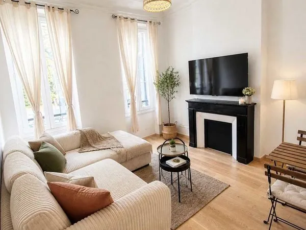 Charmant T2 entièrement rénové €" Secteur Prado / Plages