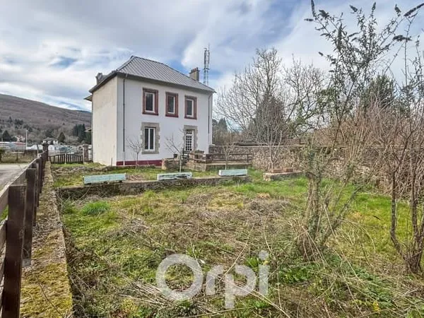 Charmante maison en pierres à St-Sulpice-Laurière