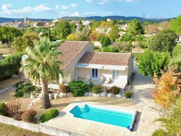 Villa individuelle 5 chambres avec piscine et vues imprenables sur les vignobles près de Pézenas