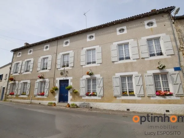 Belle maison avec 8 chambres dans un village pittoresque