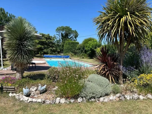 Maison 7 pièces 226 m²