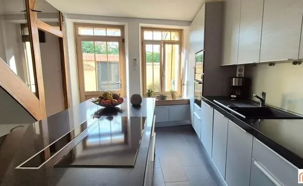 Maison en pierre rénovée avec gout - Aucun travaux à prévoir